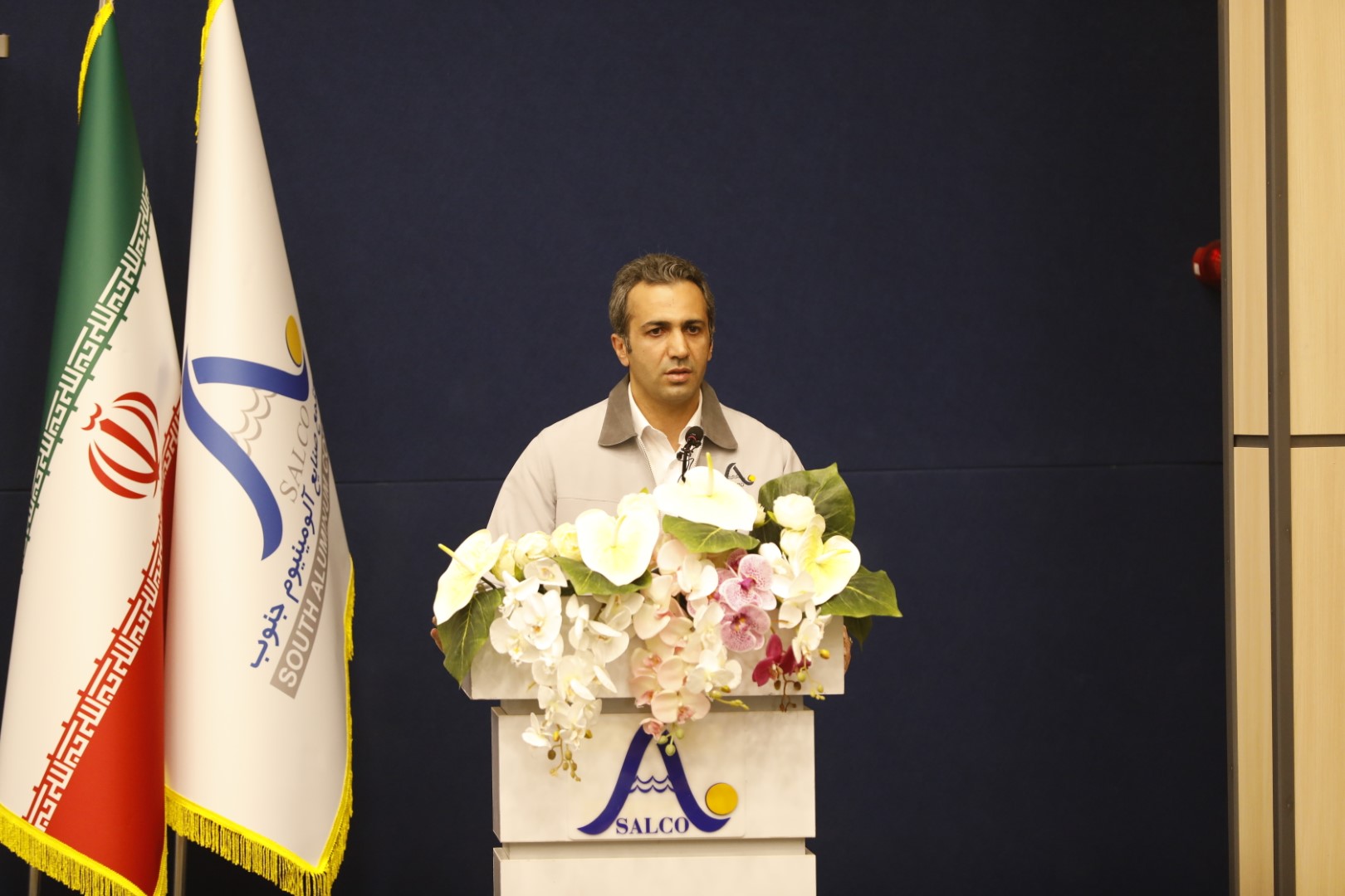 MR.zahmatkesh MR.zahmatkesh